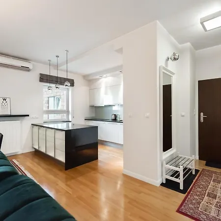 アパート Mokotow 2-bedroom Premium ワルシャワ